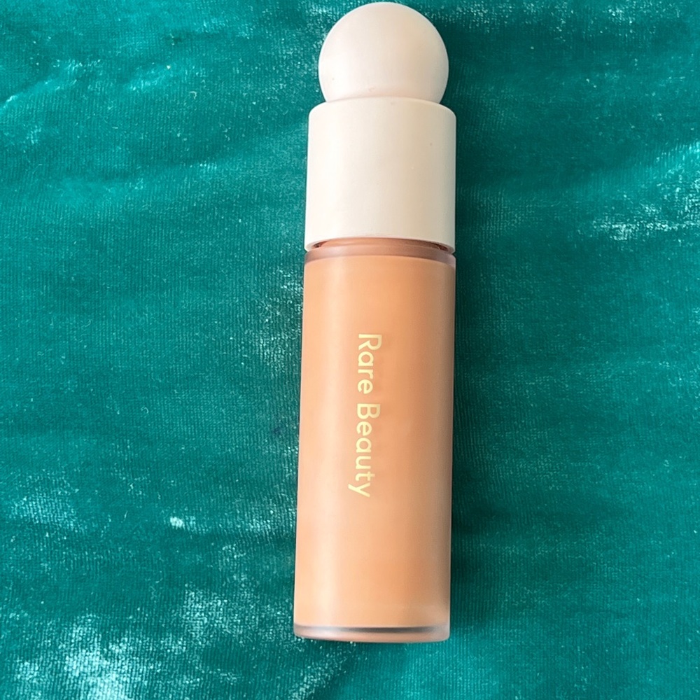 Rare Beauty Liquid Touch Weightless Foundation - 220 C Never used!